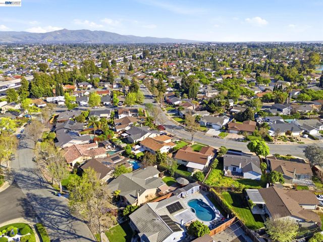 35290 Farnham Dr, Newark, CA 94560