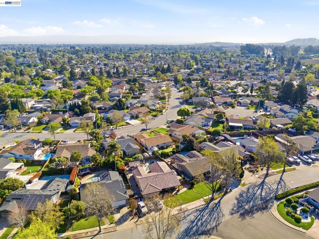 35290 Farnham Dr, Newark, CA 94560