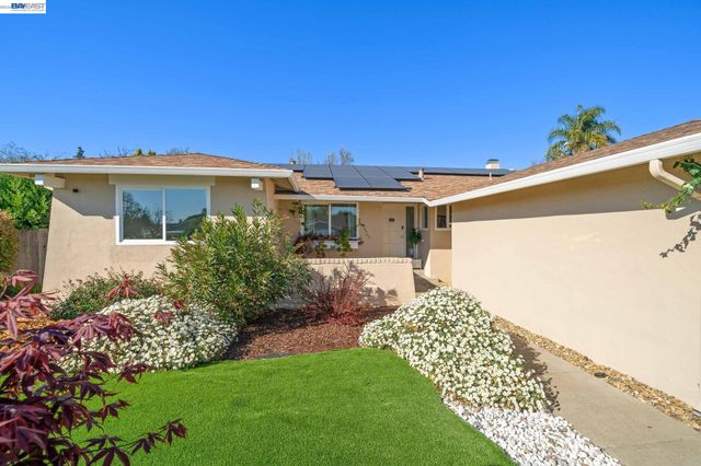 35290 Farnham Dr, Newark, CA 94560