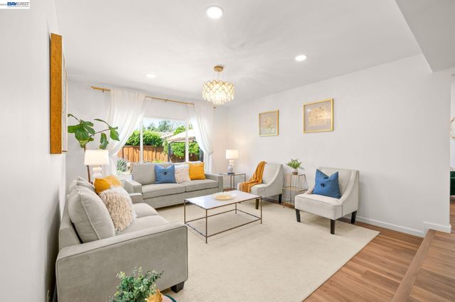 35290 Farnham Dr, Newark, CA 94560