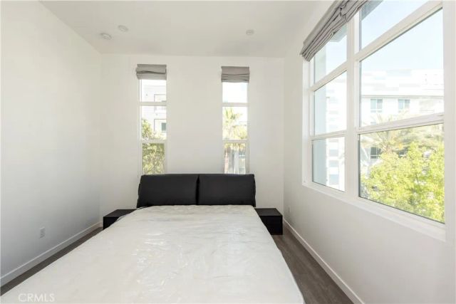 2208 Synergy, Irvine, CA 92614