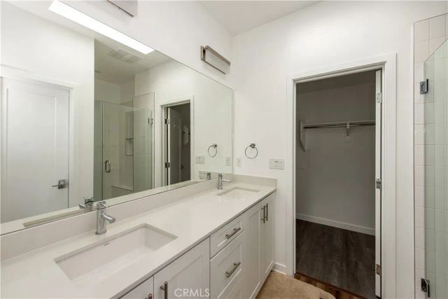 2208 Synergy, Irvine, CA 92614