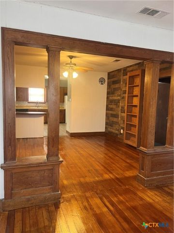 284 Wright Avenue, New Braunfels, TX 78130