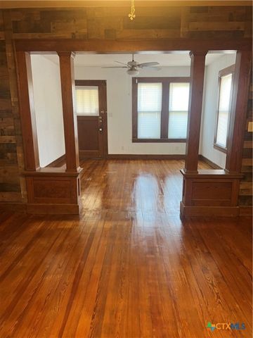 284 Wright Avenue, New Braunfels, TX 78130