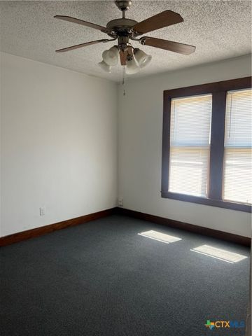 284 Wright Avenue, New Braunfels, TX 78130