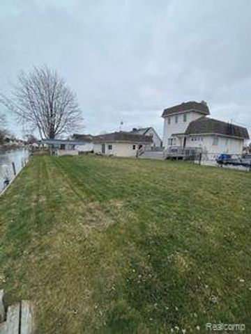 38850 Pardee Street, Harrison Twp, MI 48045