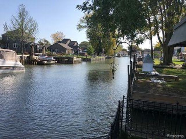 38850 Pardee Street, Harrison Twp, MI 48045