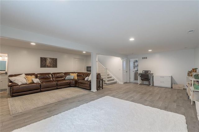 1309 Regency Drive, Kearney, MO 64060