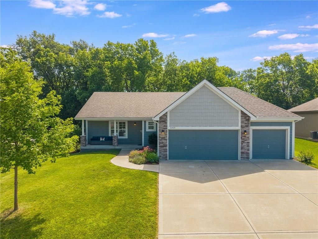 1309 Regency Drive, Kearney, MO 64060