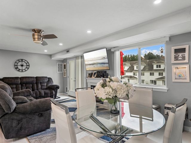 360 Littleton Rd D4, Chelmsford, MA 01824