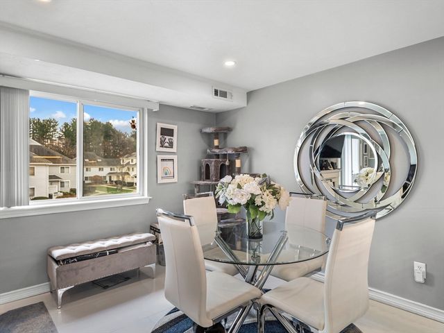 360 Littleton Rd D4, Chelmsford, MA 01824