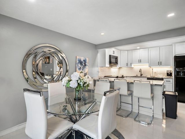 360 Littleton Rd D4, Chelmsford, MA 01824