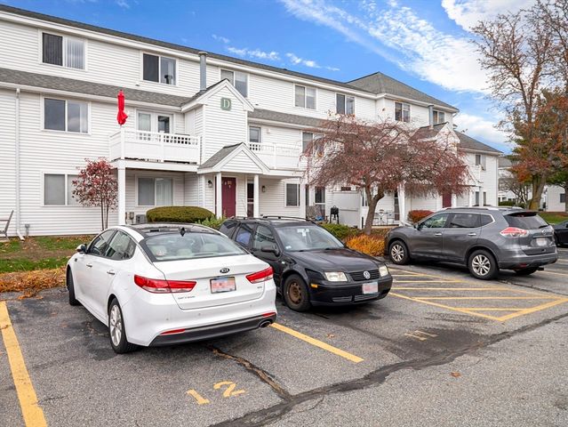 360 Littleton Rd D4, Chelmsford, MA 01824