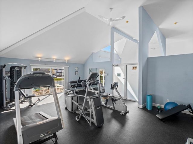 360 Littleton Rd D4, Chelmsford, MA 01824