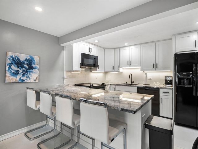 360 Littleton Rd D4, Chelmsford, MA 01824