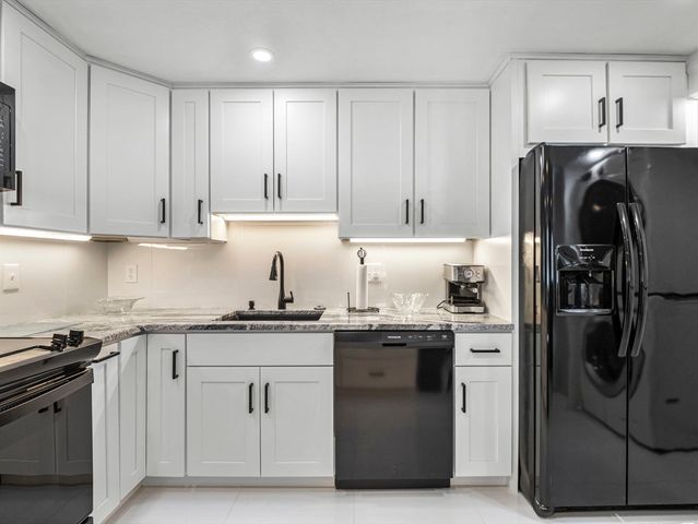 360 Littleton Rd D4, Chelmsford, MA 01824