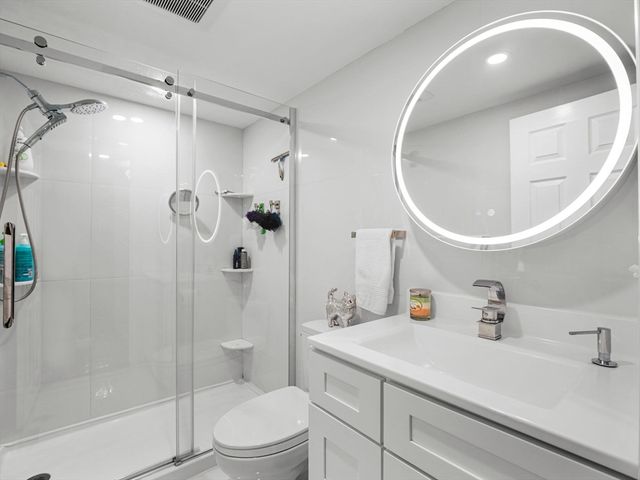 360 Littleton Rd D4, Chelmsford, MA 01824