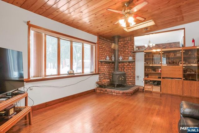 52 Deer Trail Road, Hillsdale, NJ 07642