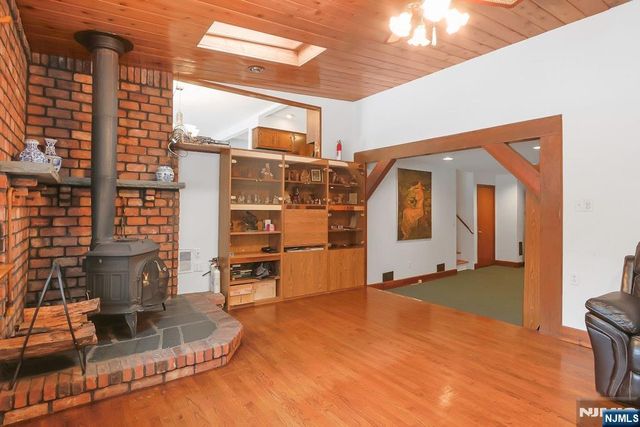 52 Deer Trail Road, Hillsdale, NJ 07642