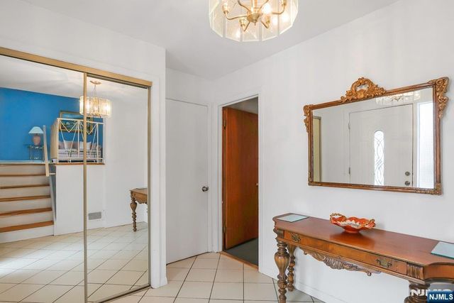 52 Deer Trail Road, Hillsdale, NJ 07642