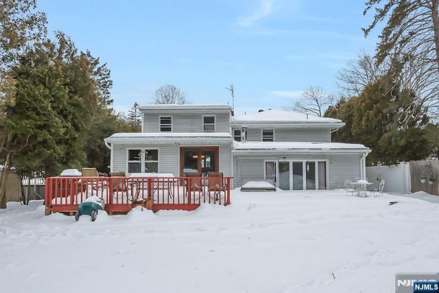 52 Deer Trail Road, Hillsdale, NJ 07642