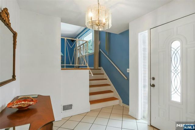 52 Deer Trail Road, Hillsdale, NJ 07642