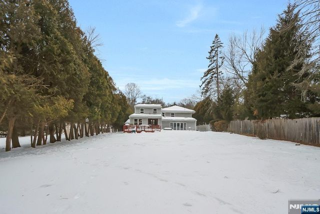 52 Deer Trail Road, Hillsdale, NJ 07642