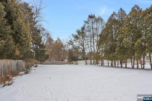 52 Deer Trail Road, Hillsdale, NJ 07642