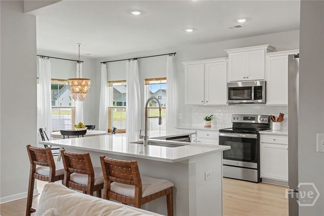 121 Binscombe Lane, Pooler, GA 31322