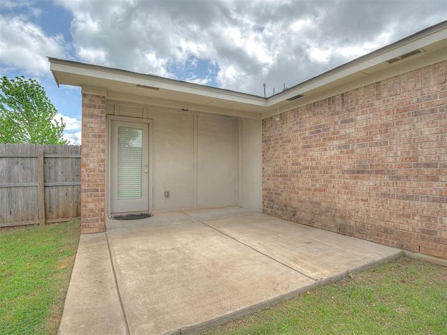 3304 Eaglerock Lane, Norman, OK 73069