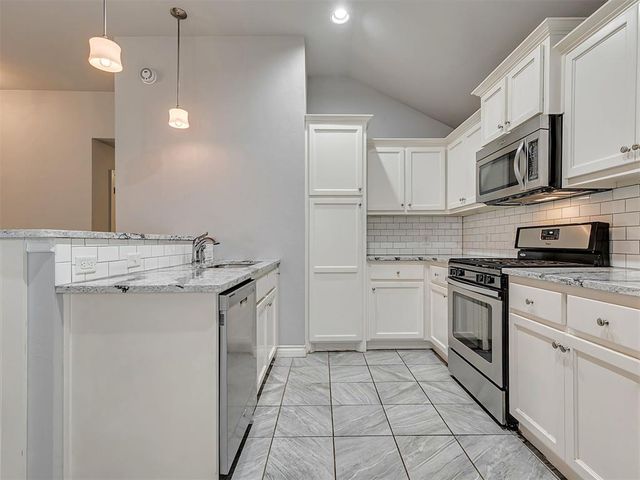 3304 Eaglerock Lane, Norman, OK 73069