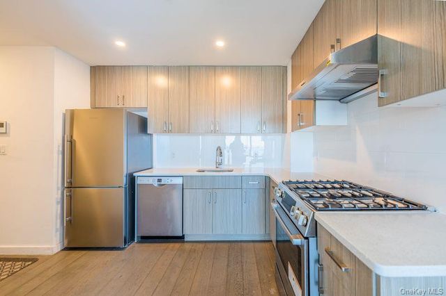 8808 Justice Avenue 17J, Elmhurst, NY 11373