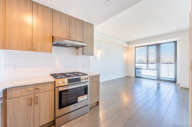 8808 Justice Avenue 17J, Elmhurst, NY 11373