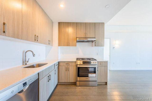 8808 Justice Avenue 17J, Elmhurst, NY 11373