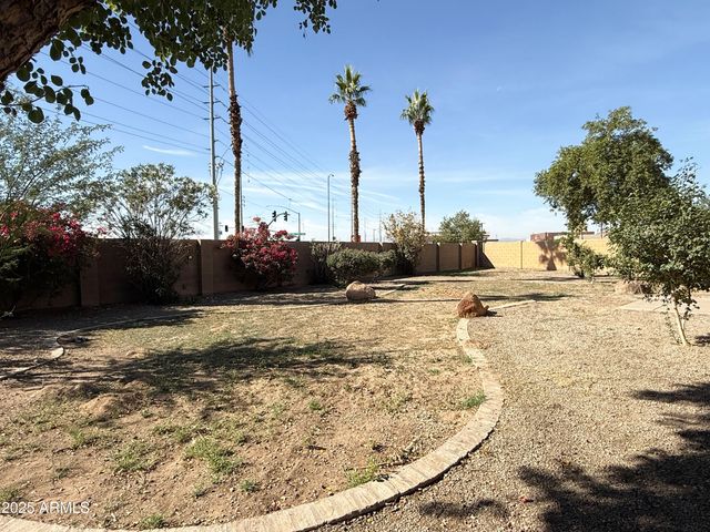 11561 W Green Drive, Youngtown, AZ 85363