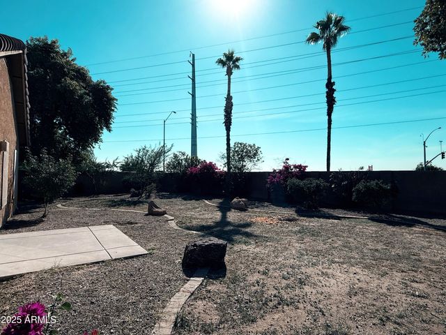 11561 W Green Drive, Youngtown, AZ 85363