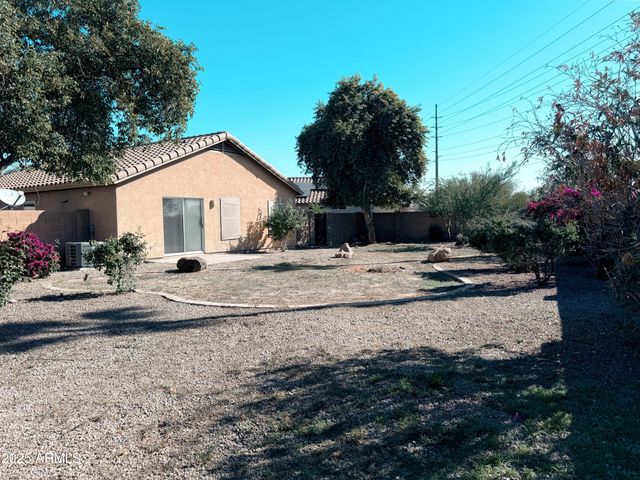 11561 W Green Drive, Youngtown, AZ 85363