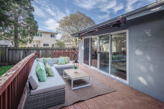 39 Victoria Road, Burlingame, CA 94010