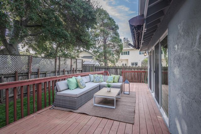 39 Victoria Road, Burlingame, CA 94010