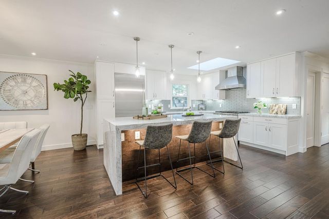 39 Victoria Road, Burlingame, CA 94010