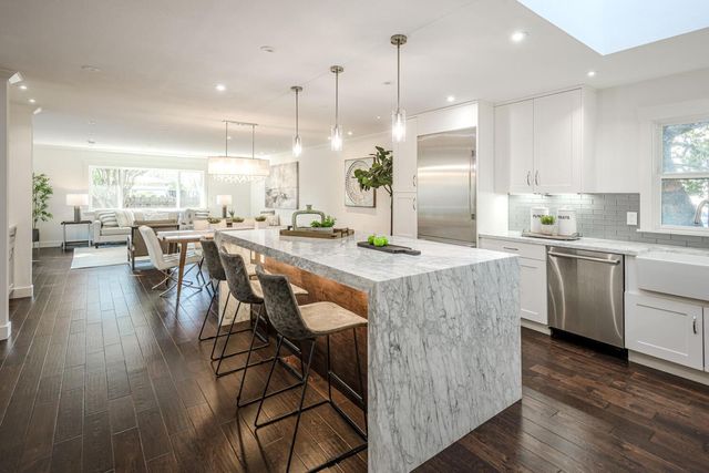 39 Victoria Road, Burlingame, CA 94010