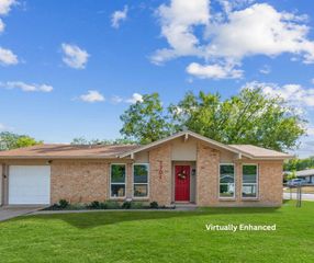 1301 Barrington DR, Austin, TX 78753