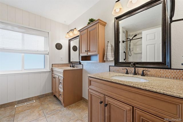 571 Vista Drive, Castle Rock, CO 80104