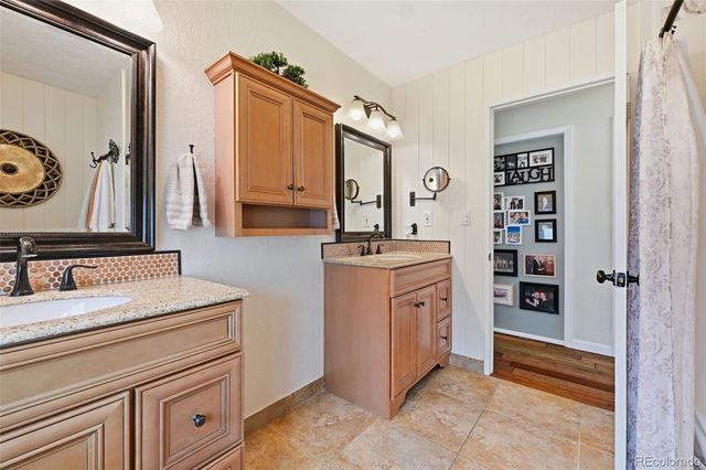 571 Vista Drive, Castle Rock, CO 80104