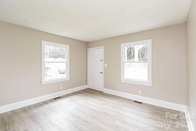 2740 Remington Street, Charlotte, NC 28216