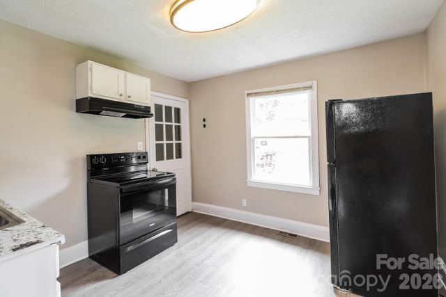 2740 Remington Street, Charlotte, NC 28216