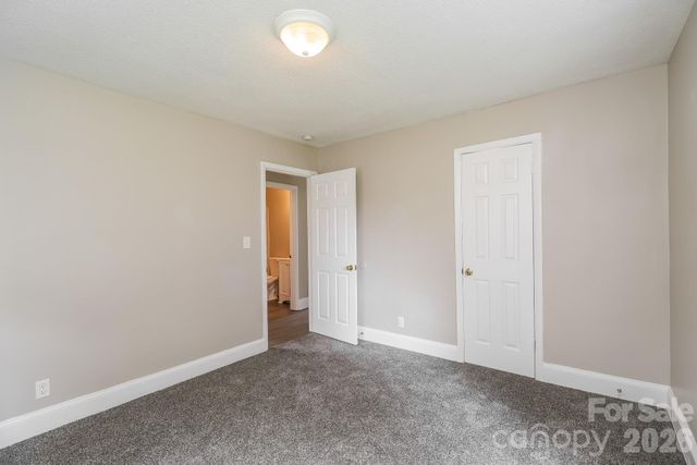2740 Remington Street, Charlotte, NC 28216