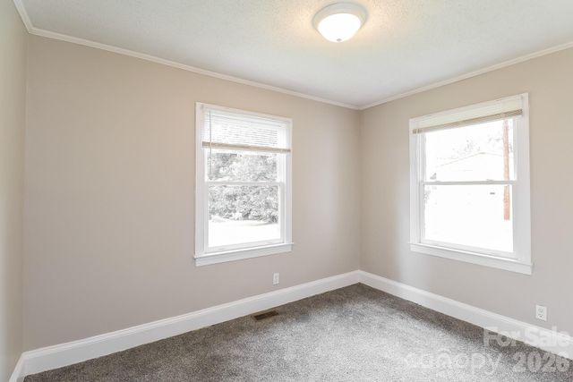 2740 Remington Street, Charlotte, NC 28216