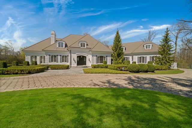 245 Maple Row, Northfield, IL 60093