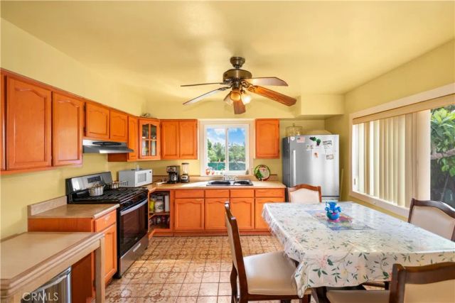 582 E 67th, Inglewood, CA 90302